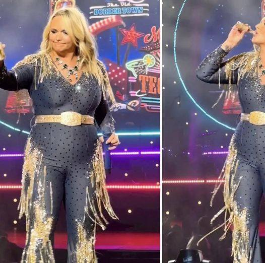 Miranda Lambert Stops Another CMiranda Lambert Stops Another Concert and Finally Responds to the ‘Selfie Backlash’Miranda Lambert Stops Another C